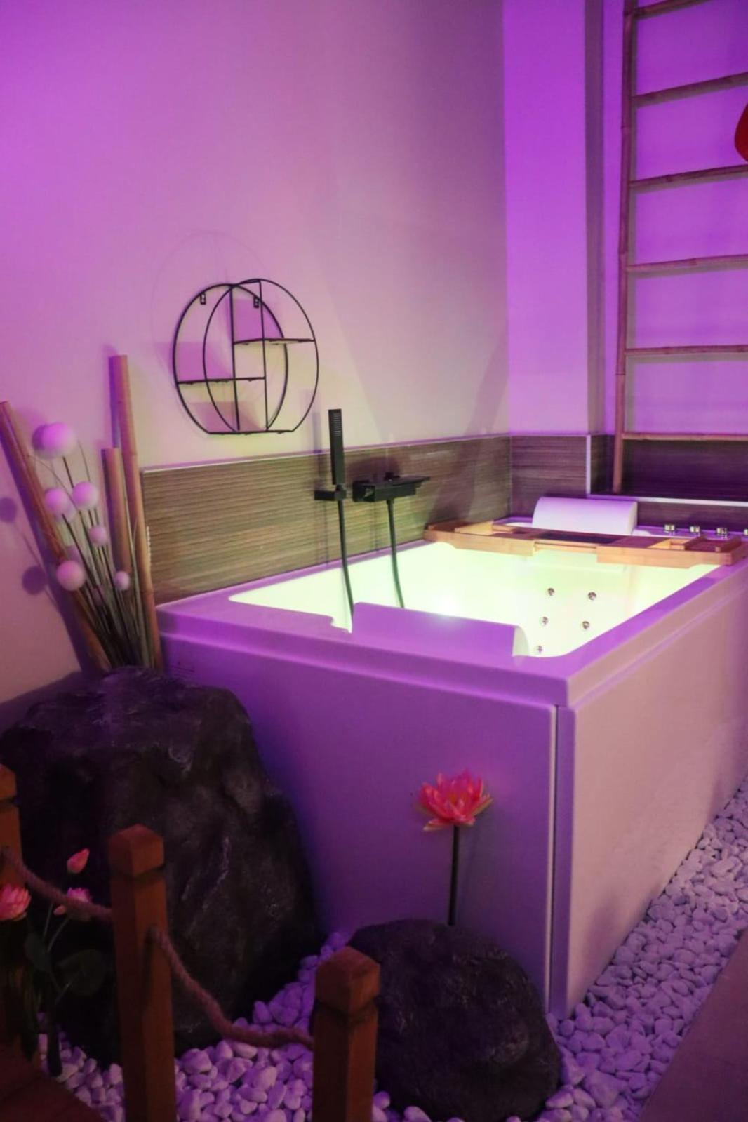 Loveroom Japon Avec Balneotherapie Toulon Luaran gambar