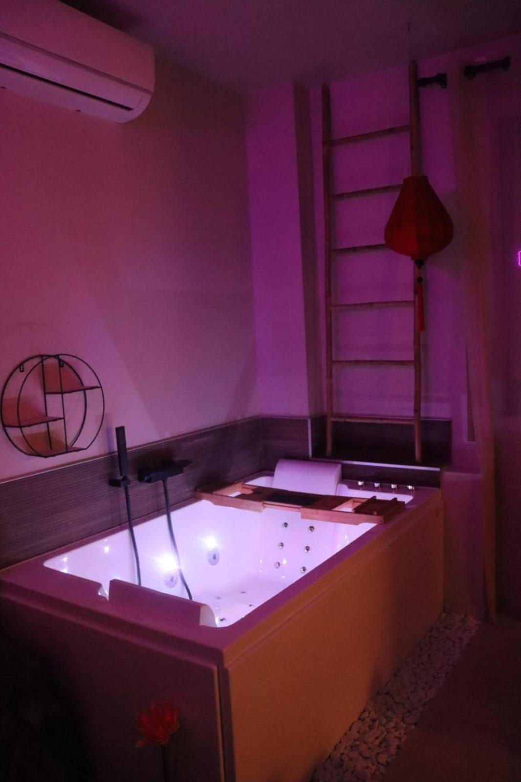 Loveroom Japon Avec Balneotherapie Toulon Luaran gambar