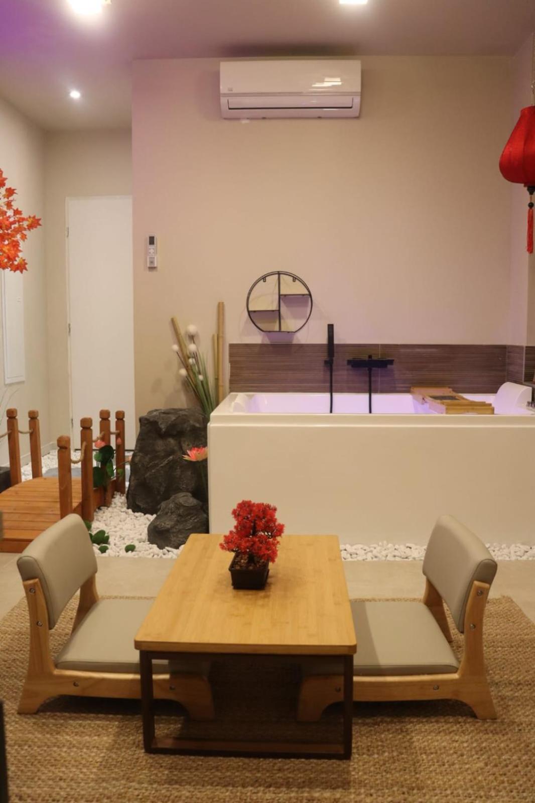 Loveroom Japon Avec Balneotherapie Toulon Luaran gambar