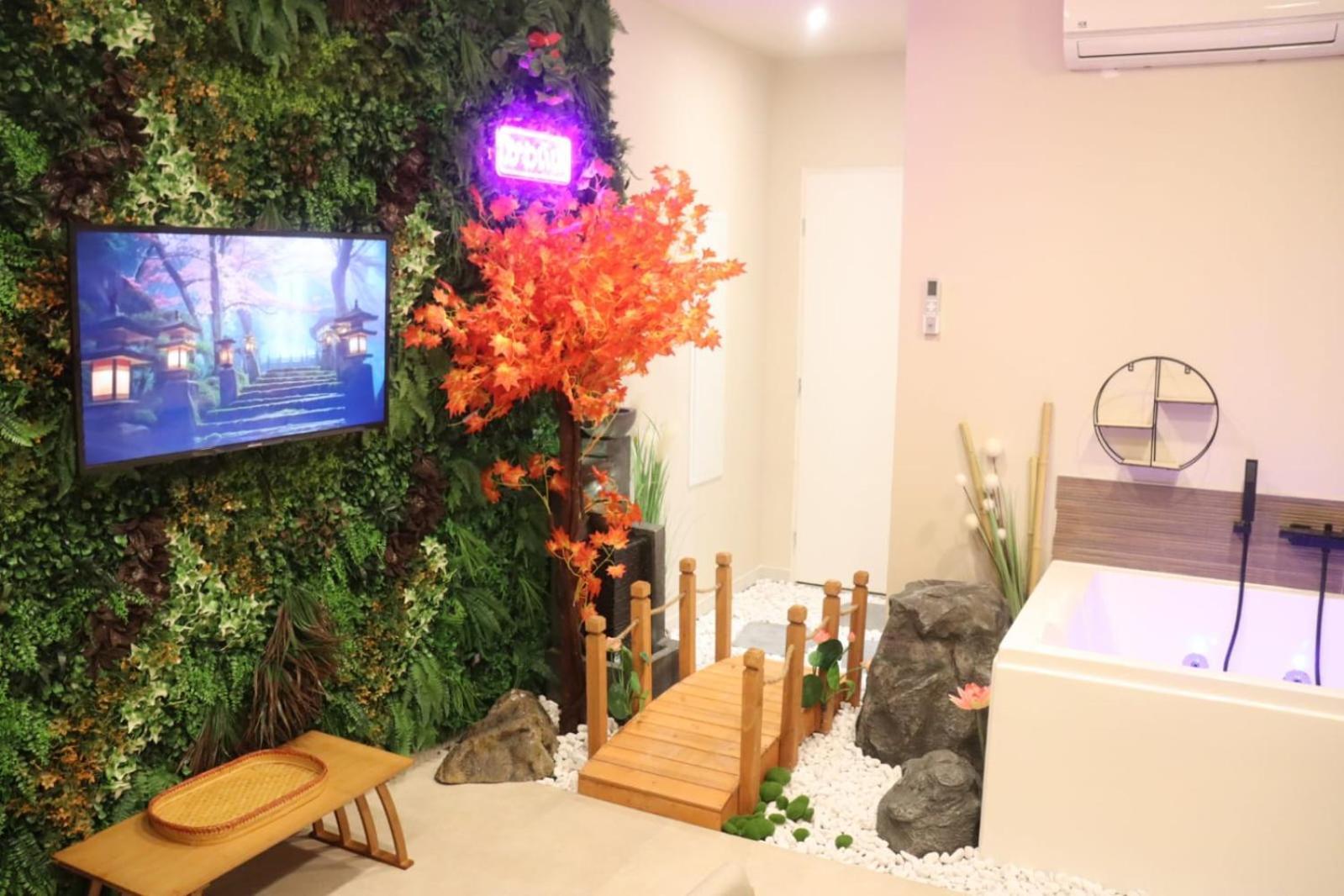 Loveroom Japon Avec Balneotherapie Toulon Luaran gambar
